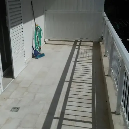 Flat 2 Bedrooms In * Παραλία